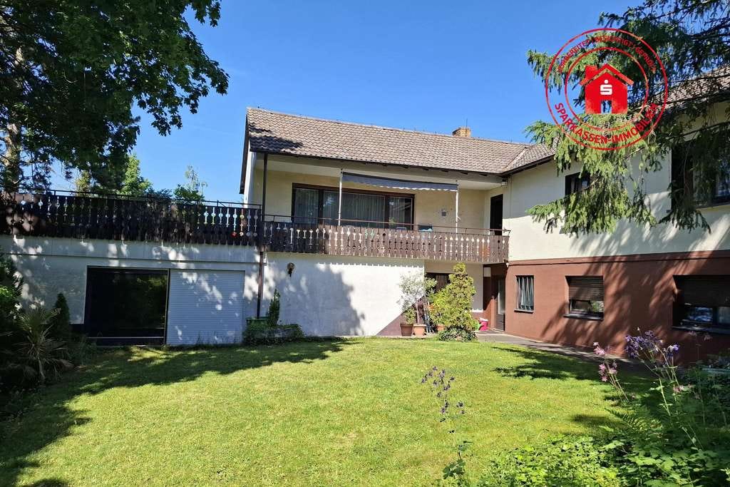 Immobilie in Weikersheim - Charmantes Einfamilienhaus mit großem Grundstück in ruhiger Hanglage von Weikersheim

 - Bild 0