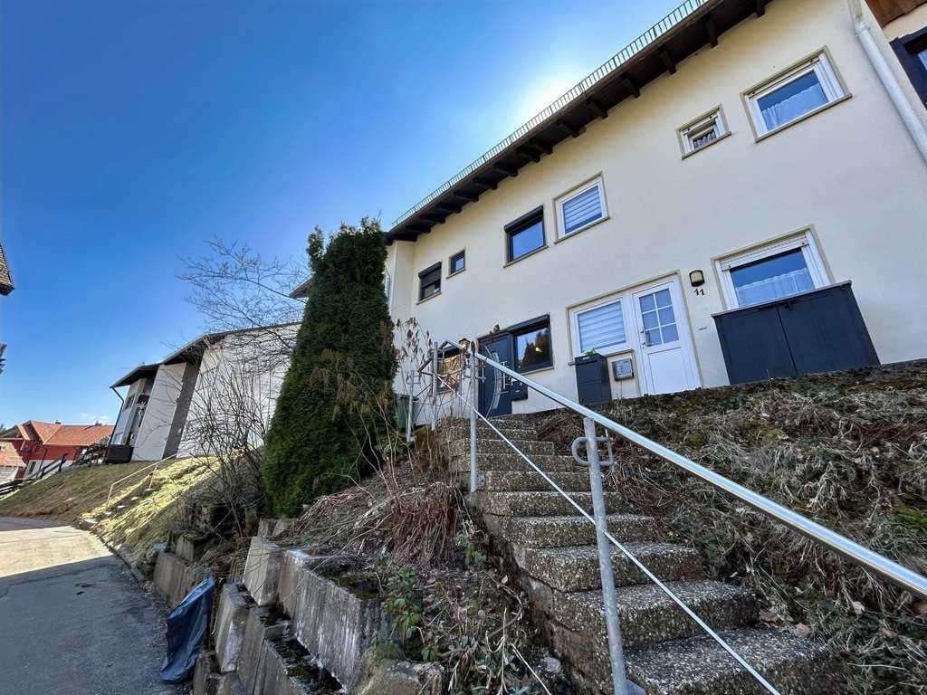 Immobilie in Schönwald im Schwarzwald - Wohlfühlen auf drei Etagen – Ihr neues Zuhause mitten im Schwarzwald! - Bild 1