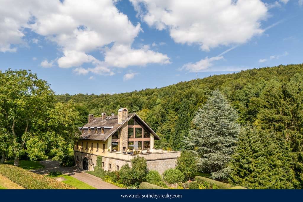 Immobilie in Hehlen - Vorwerk Ernestinental - Früheres Vorwerk der Grafen von der Schulenburg in wunderschöner Naturlage - Bild 0
