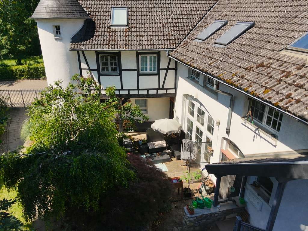 Immobilie in Walluf - Eigentumswohnung mit großem Grundstück in idyllischer Grünlage von Walluf - Bild 0