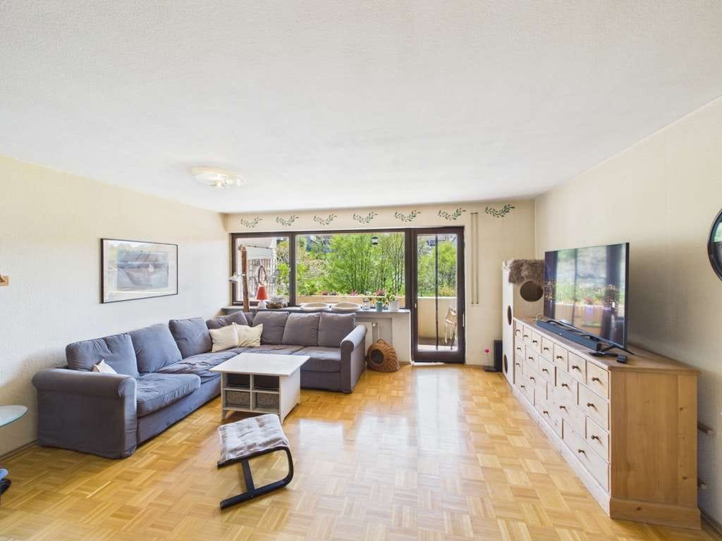 Immobilie in Ohmden - Ruhiger Familien-Wohntraum. Viel Platz zum Preis 1 ETW. Garten, TLB, 2 x Balkon, Garage, SP, Keller - Bild 3
