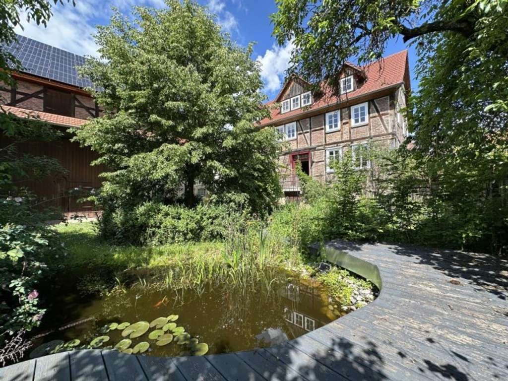 Immobilie in Knüllwald - Kernsaniertes Einfamilienwohnhaus (Kulturdenkmal) mit großem Nebengebäude in idyllischer Lage - Bild 0