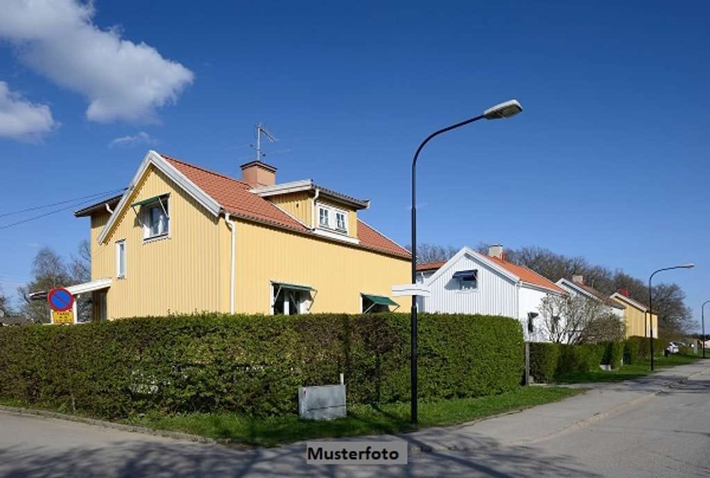 Immobilie in Weinheim - Gepflegtes 2-Familienhaus in ruhiger Wohnlage - Bild 0