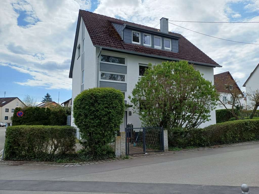 Immobilie in Hildrizhausen - Leerstehendes Mehrgenerationen 3 FH,  modernisiert mit 12 Zimmern/ PROVISIONSFREI von Privat - Bild 0