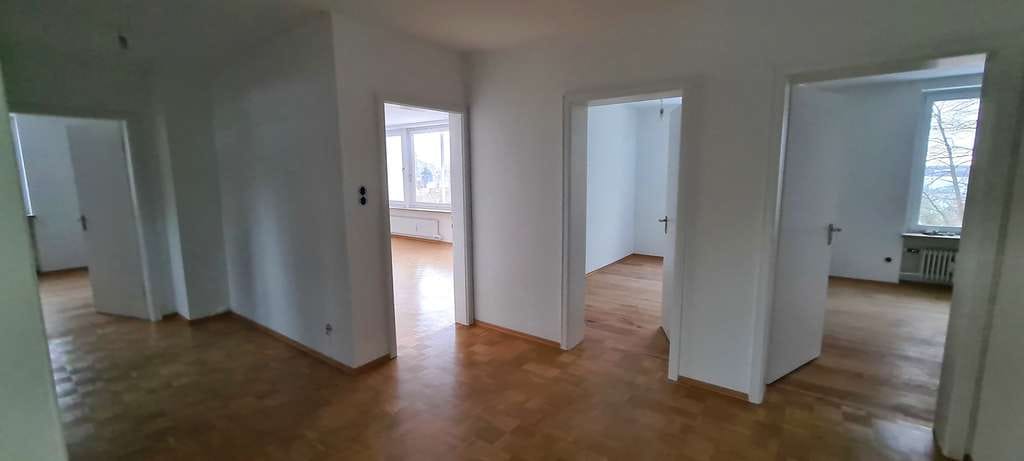Immobilie in Wörthsee - Traumlage in Wörthsee: Zweifamilienhaus mit atemberaubendem Ausblick - Bild 4