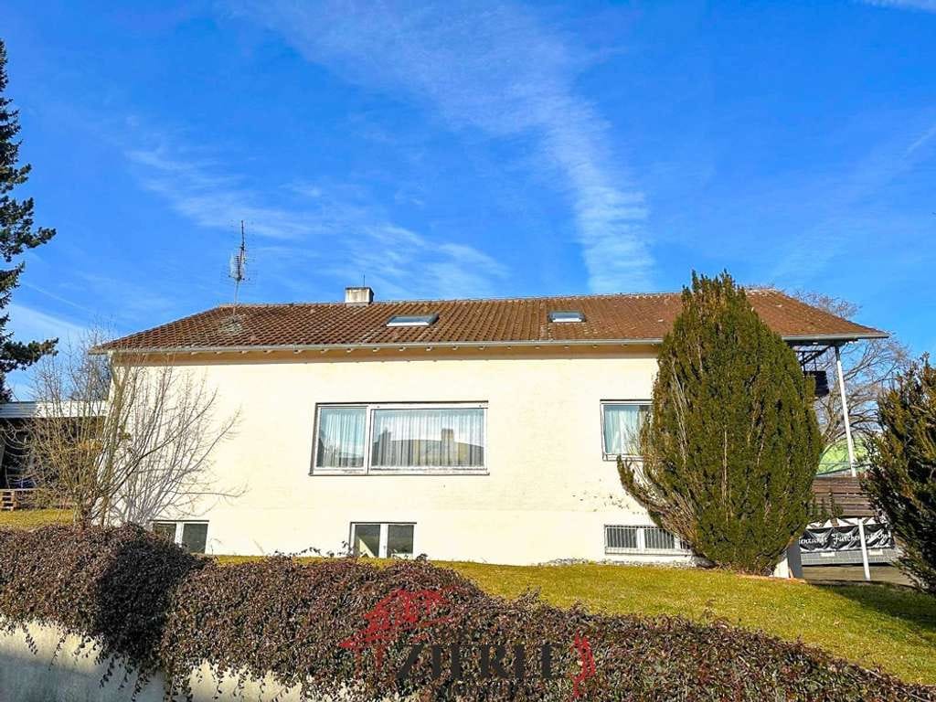 Immobilie in Göppingen - Gelegenheit! Gefragte, ruhige Randlage! 244 qm WFL, großes Grundstück mit 785 qm, 2 Balkone, Garage! - Bild 2