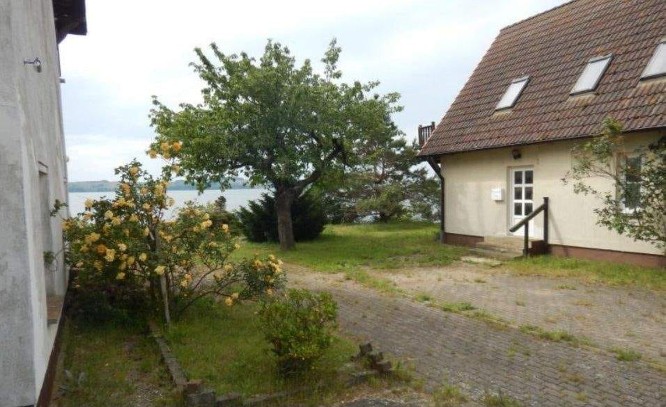 Immobilie in Mönchgut - Insel Rügen... einzigartiges, 2434m² großes Wassergrundstück mit 2 Wohngebäuden  - Bild 1