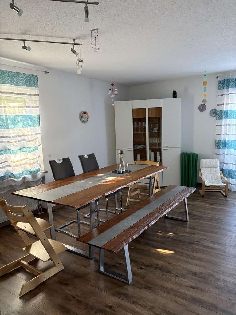 Immobilie in Feucht - Großes freistehendes Ein-/Zweifamilienhaus mit sonnigem Garten und Platz für die ganze Familie - Bild 1