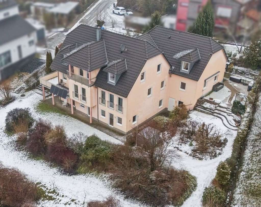 Immobilie in Neustadt an der Aisch - Exklusives Zweifamilienhaus in bevorzugter Lage von Neustadt an der Aisch - Bild 0