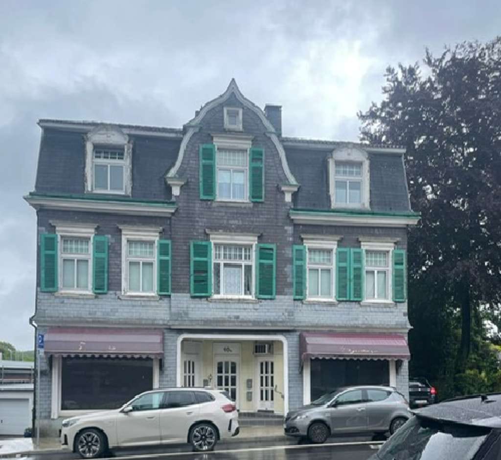 Immobilie in Remscheid - Viel Platz zum Wohnen u. Arbeiten! Ca. 417 m² Wohn-Nutzfl. plus Garten, Garage u. Kfz.-Stellplätze! - Bild 1