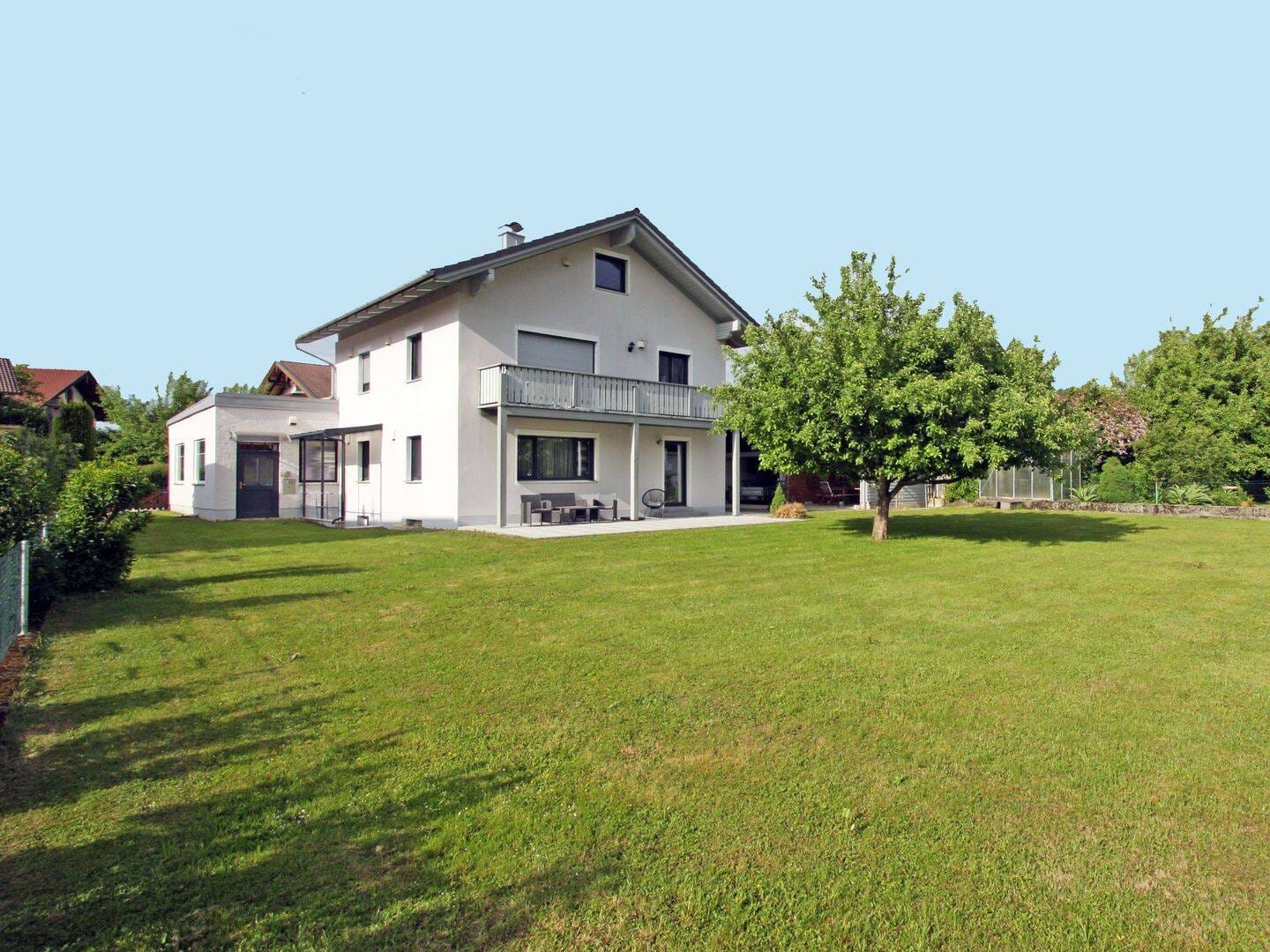 Immobilie in Halfing - Der ideale Platz, Familienleben und Handwerk bzw. Hobby zu vereinen - Bild 1