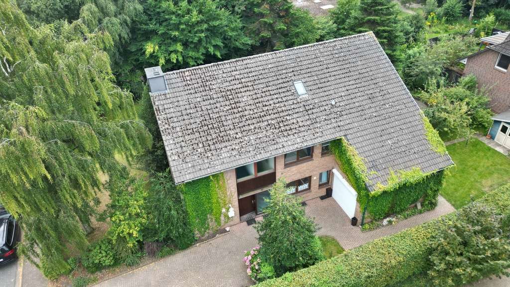 Immobilie in Ganderkesee - Zweifamilienhaus in zentraler Lage von Ganderkesee - Bild 0