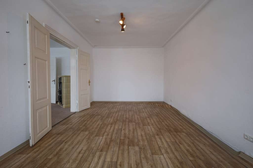 Immobilie in Hemme - Charaktervolles Wohn- und Geschäftshaus unter Reet mit großem Grundstück und viel Potential in Hemme - Bild 3