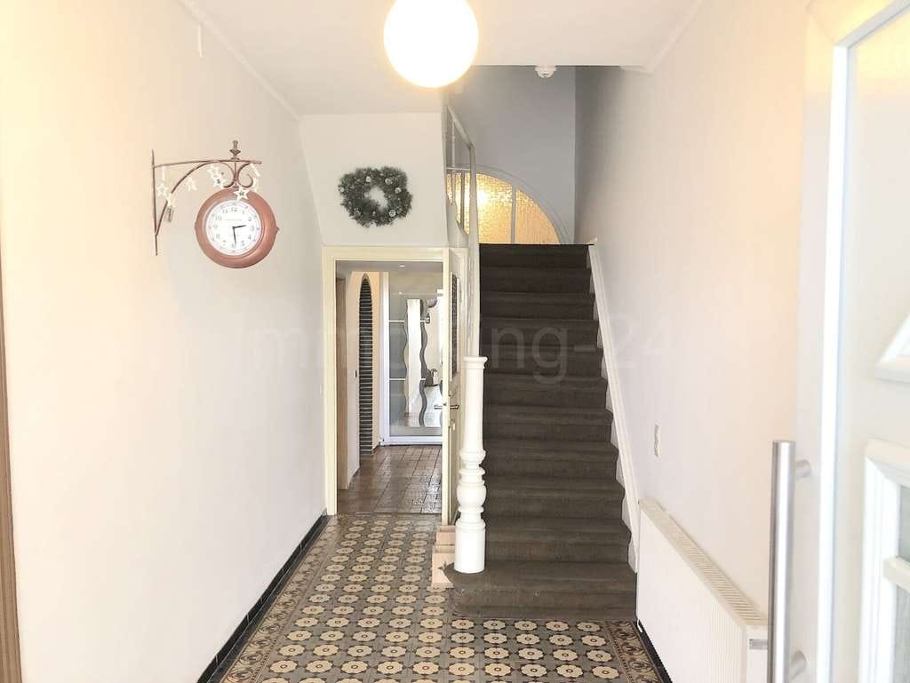 Immobilie in Kleve - MASSIVES HAUS IN VERKEHRSGÜNSTIGER LAGE! ++ SMARTE AUSSTATTUNG ++ NEUE PHOTOVOLTAIK ANLAGE ++ - Bild 1
