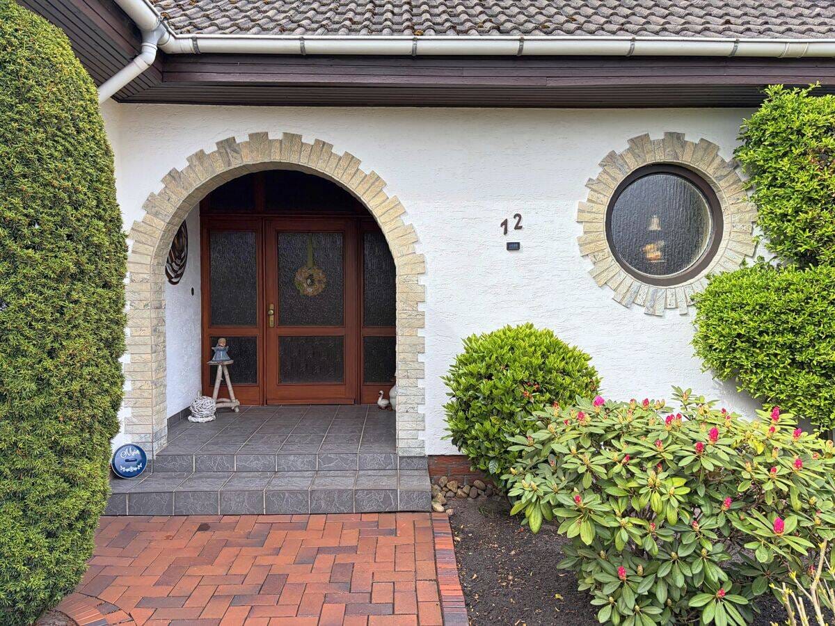 Immobilie in Großefehn - Gepflegter Bungalow mit ebenerdigen Wohnkonzept in rückwärtig unverbauter Lage von Großefehn - Bild 1