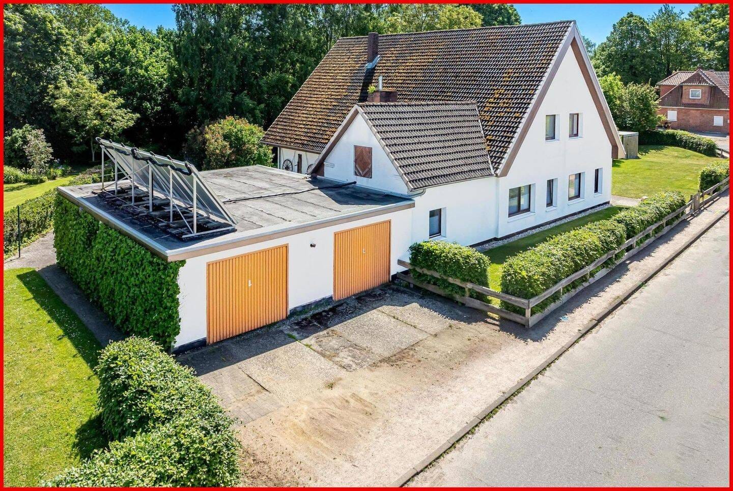 Immobilie in Elmenhorst - 3-Familienhaus auf großem Grundstück - Bild 0