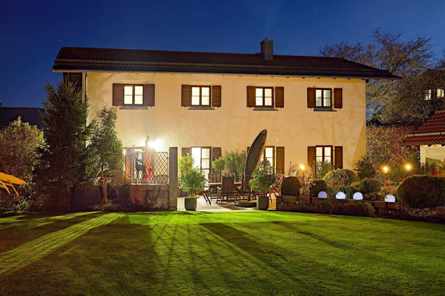 Immobilie in Egling - Charmantes Einfamilienhaus mit Naturteich - Ihr Rückzugsort in Egling-Neufahrn - Bild 2