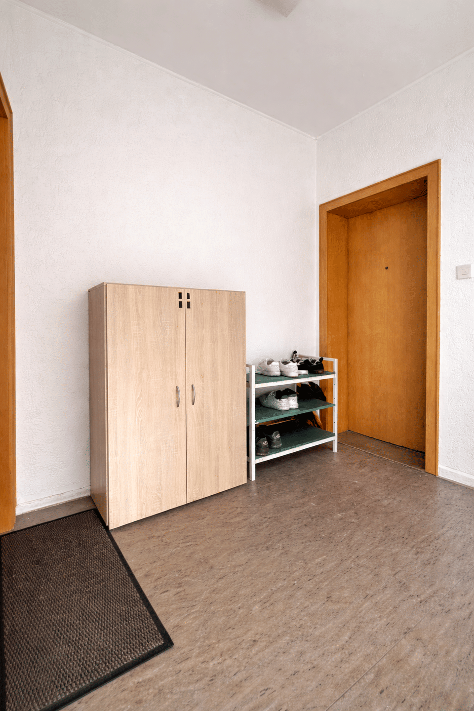 Immobilie in Düren - Über 9% Rendite! Solides Mehrfamilienhaus in Düren in begehrter Lage. Ausbaupotenzial vorhanden! - Bild 2