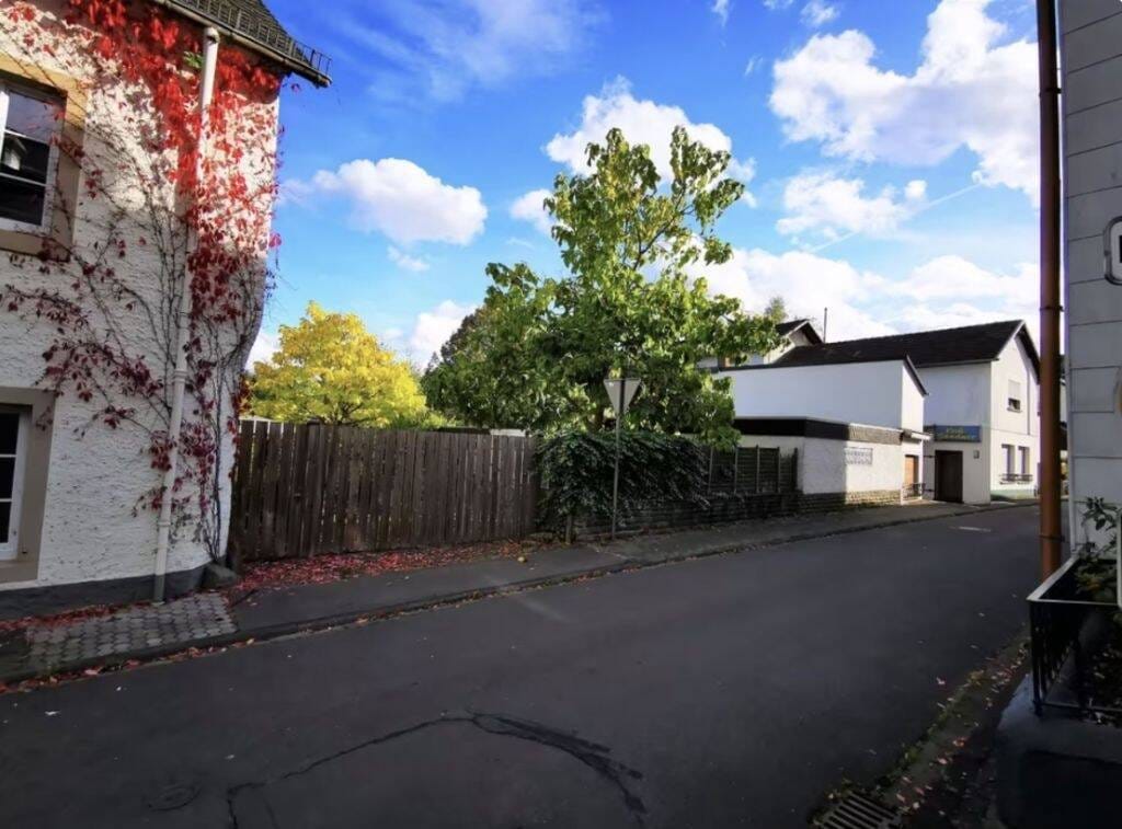 Immobilie in Mürlenbach - Historisches Mehrfamilienhaus mit großem Gartengrundstück, 3 Etagen & vielfältigem Nutzungspotenzial - Mürlenbach - Bild 1