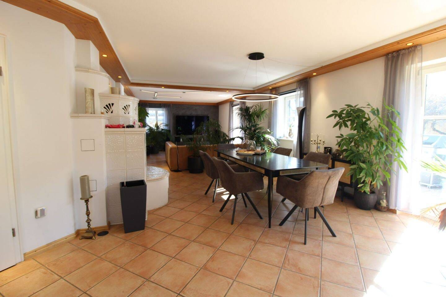 Immobilie in Finsing - Kernsanierte Villa - Luxus, Stil und Wohnqualität vereint - Bild 0