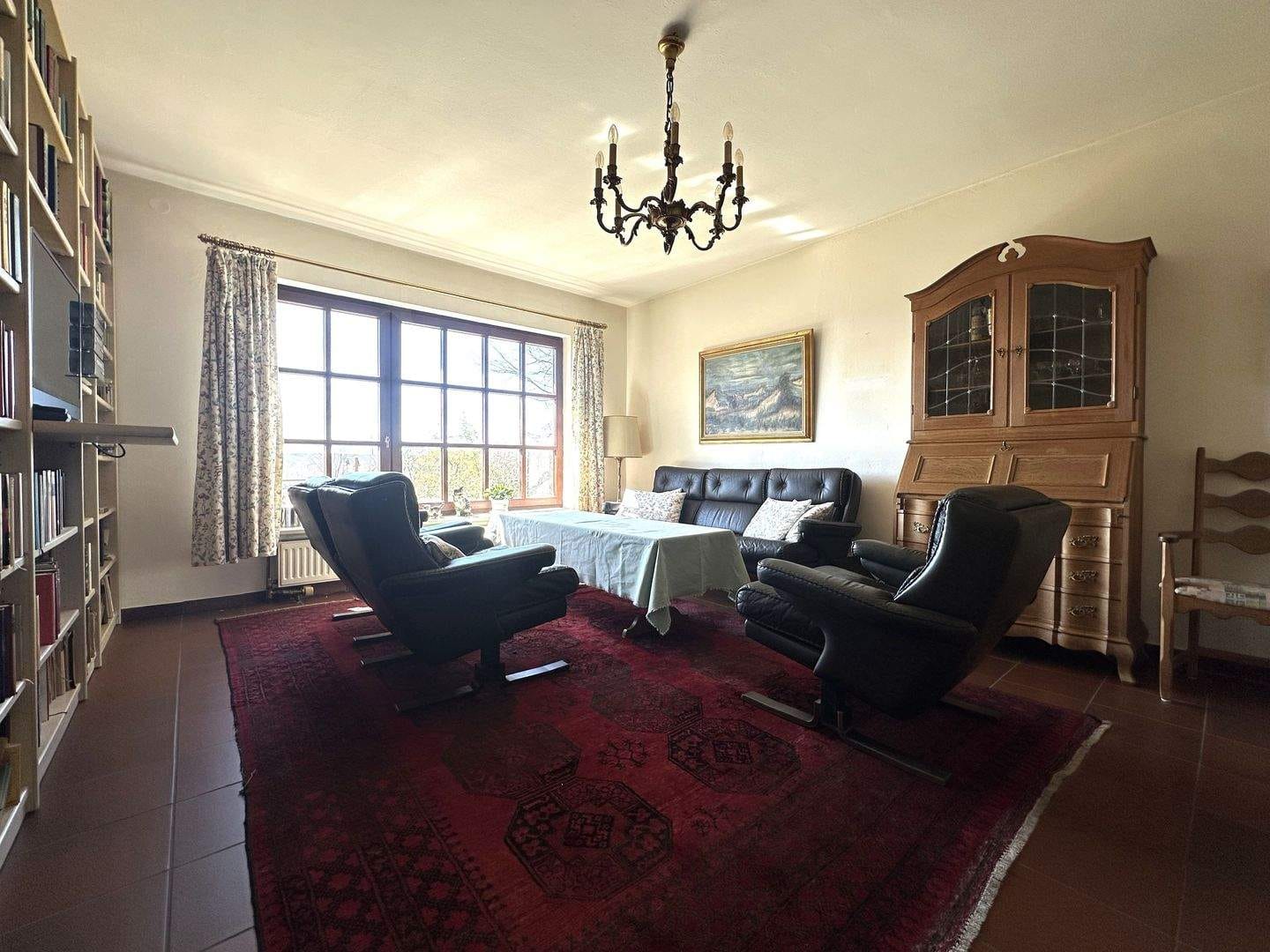 Immobilie in Bienenbüttel - Großzügiges Einfamilienhaus auf traumhaftem 3.000 m² Eigentumsgrundstück - Bild 2