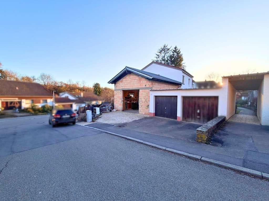 Immobilie in Wangen - Viel Platz für Familie und Hobby!
Reiheneckhaus in Wangen mit Werkstatt-Anbau und Garten ! - Bild 2