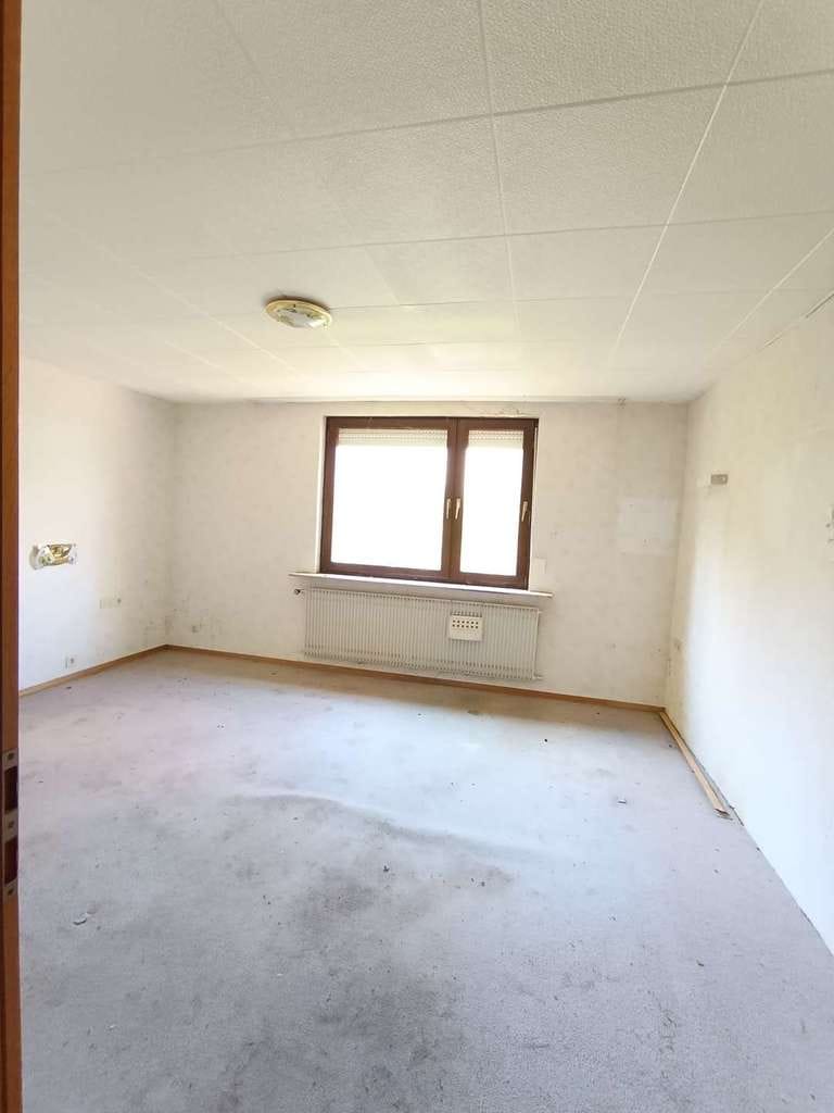 Immobilie in Eislingen/Fils - Charmantes Einfamilienhaus mit großem Garten in ruhiger Wohnlage und Entwicklungsmöglichkeiten - Bild 3