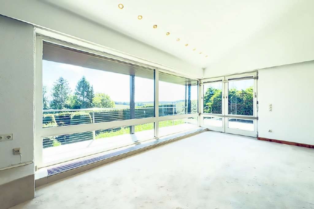 Immobilie in Berg - Einfamilienhaus mit wunderschönem Bergblick und viel Potenzial - Bild 4