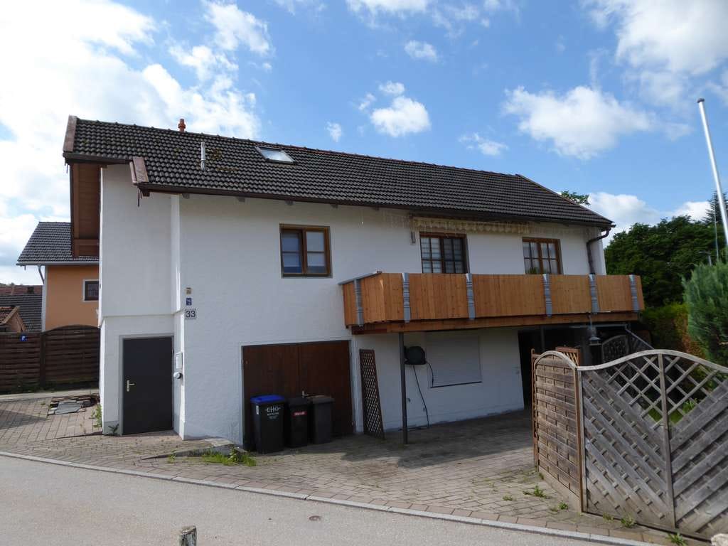 Immobilie in Taching am See - Kostengünstiges Einfamilienhaus in Tengling am Tachinger See zu verkaufen ! - Bild 0