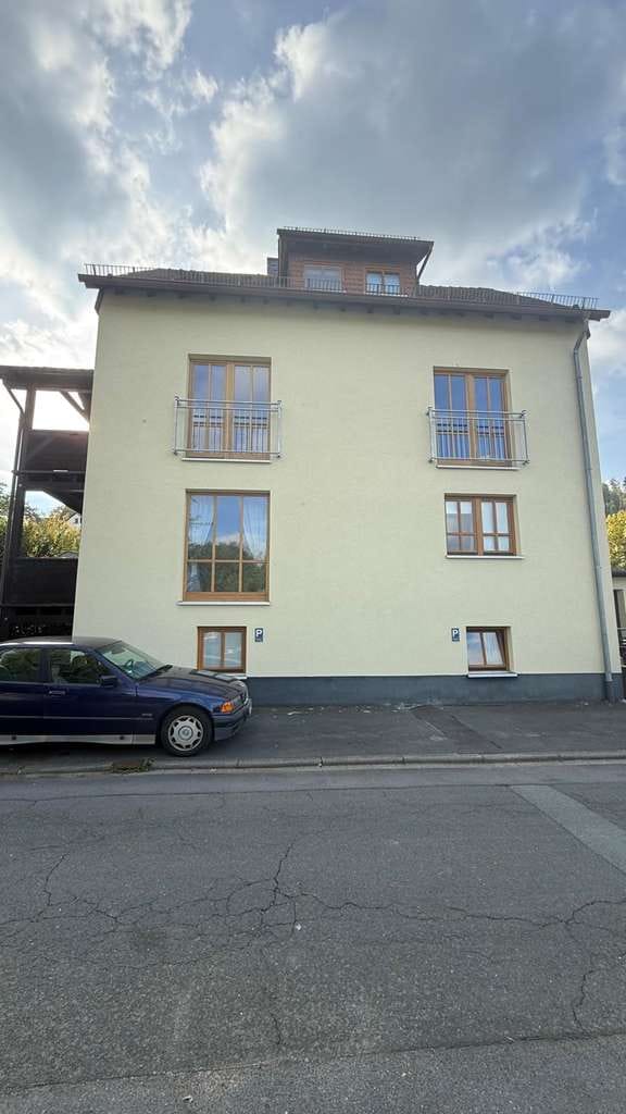 Immobilie in Schmitten - *Für Kapitalanleger, oder Selbstnutzer* 2 Familienhaus mit Doppelgarage in ruhiger Lage - Bild 2