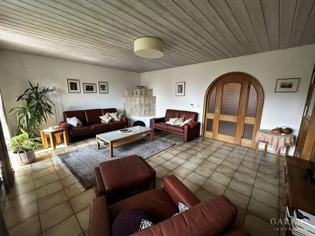Immobilie in Salzweg - Schönes Einfamilienhaus mit großer Einliegerwohnung und Traumgarten in leichter Hanglage - Bild 3