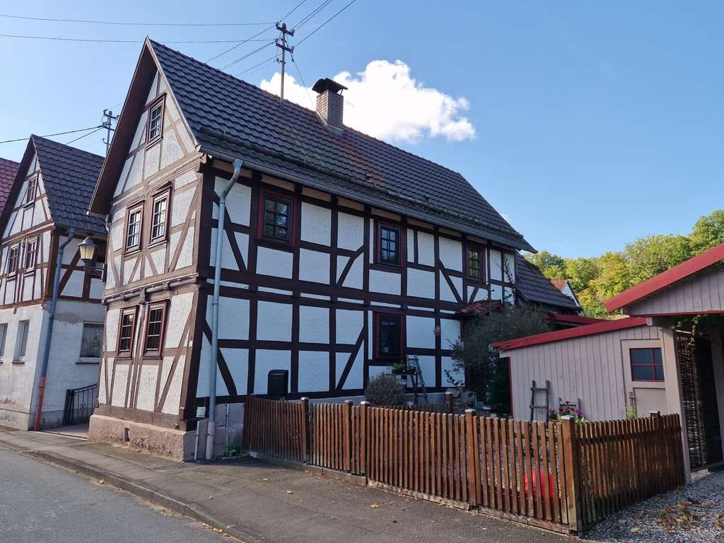 Immobilie in Wanfried - Gemütliches Fachwerkhaus mit pflegeleichtem Garten in Wanfried OT - Bild 1