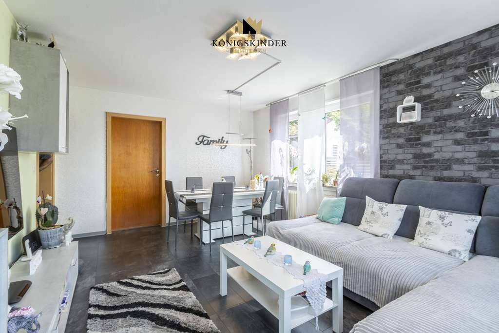 Immobilie in Renningen - Charmantes Zweifamilienhaus mit großem Garten und Potenzial in ruhiger Lage von Renningen-Malmsheim - Bild 4