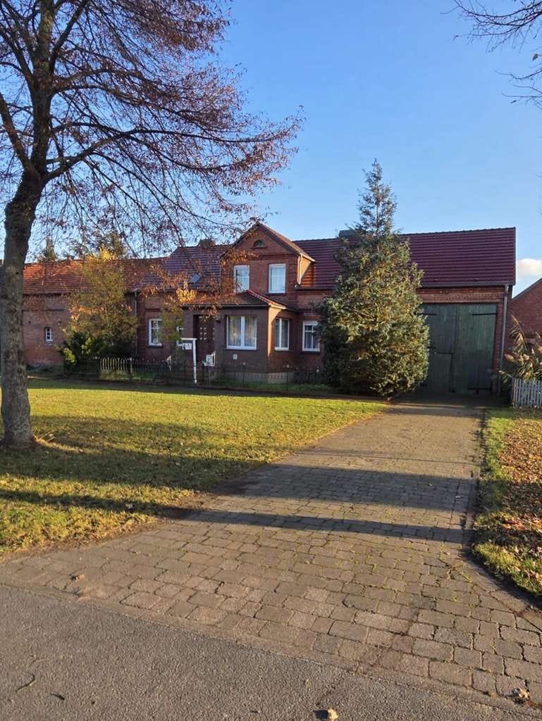Immobilie in Pirow - Vier Seiten Hof in Pirow/Burow mit Scheune! - Bild 0