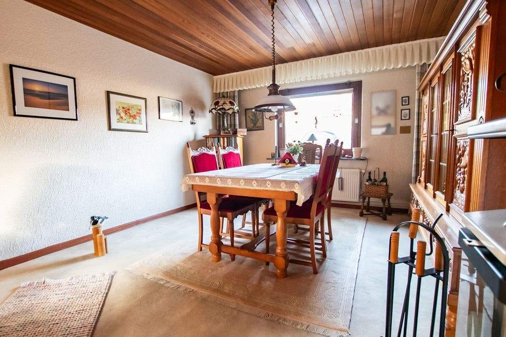 Immobilie in Oststeinbek - Vielseitiges Einfamilienhaus mit zwei Wohneinheiten, Büro und Scheune im Zentrum von Oststeinbek - Bild 4