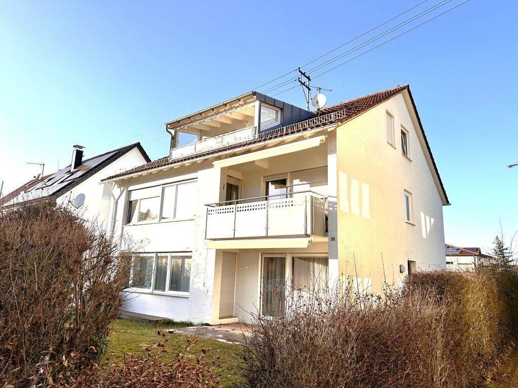 Immobilie in Leutenbach - Dreifamilienhaus in guter Lage von Leutenbach-Nellmersbach, eine Wohnung frei. - Bild 0