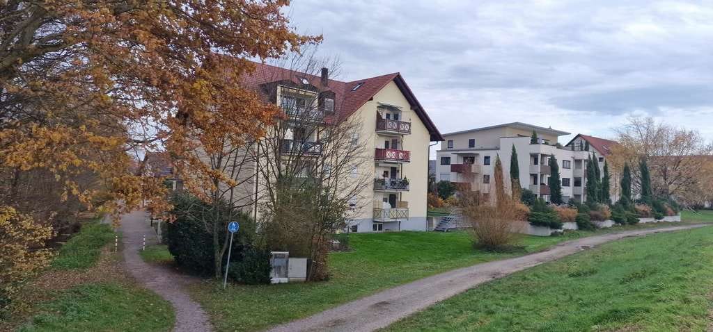 Immobilie in Willstätt - Komfortable Erdgeschosswohnung in Willstätt – 3 Zimmer, Balkon, TG-Stellplatz - Bild 1