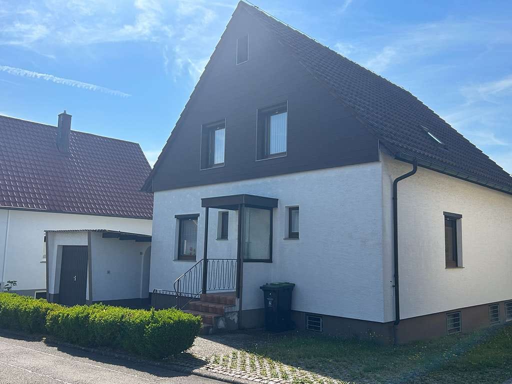 Immobilie in Nufringen - Nufringen: "Rarität, nicht nur für Autobastler" Einfamilienhaus mit Nebengebäude und Hebebühne! - Bild 2