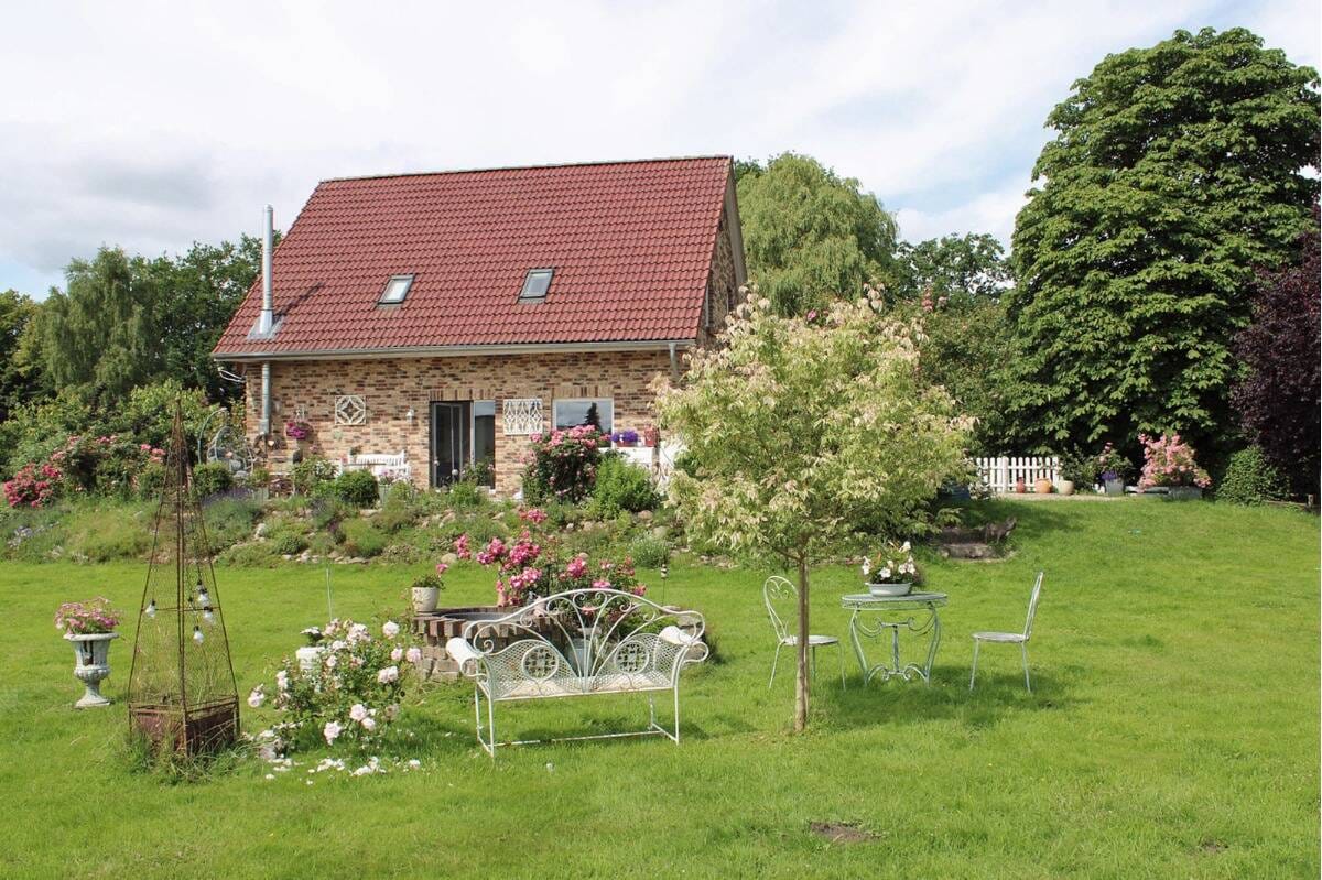 Immobilie in Brackel - Geschmackvolles, modernes Einfamilienhaus in schöner Ortsrandlage - Bild 1