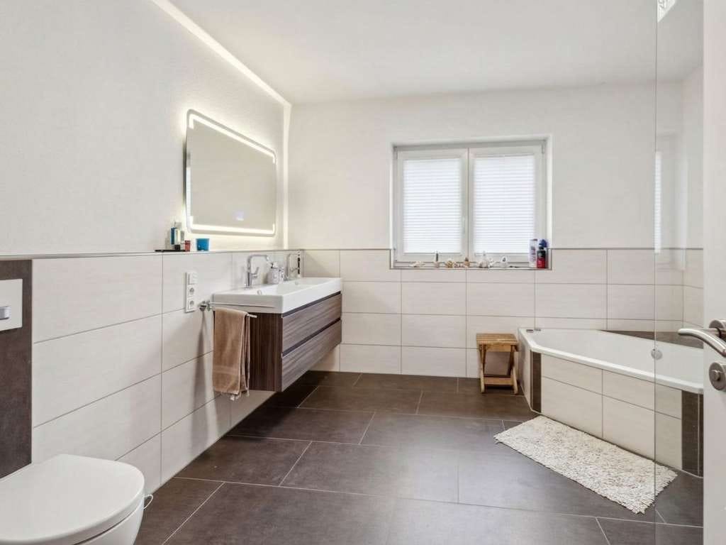 Immobilie in Waldrach - Ihr neues Kapitel beginnt hier – modernes und energieeffizientes Familienzuhause in Waldrach - Bild 2