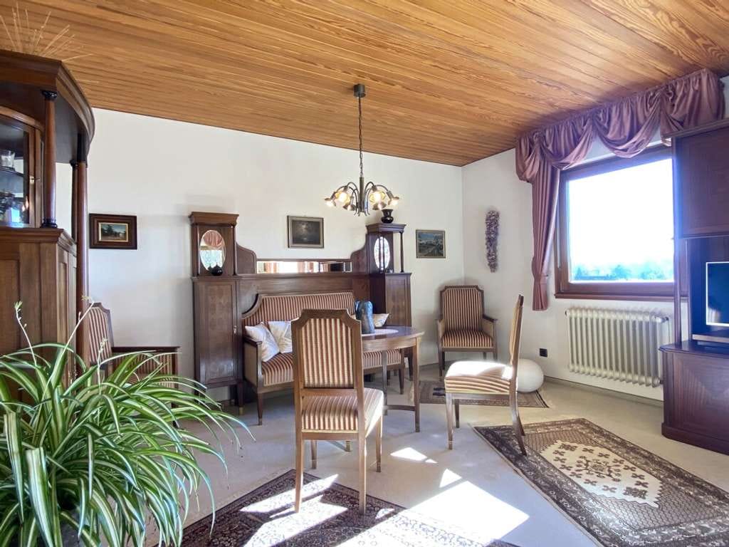 Immobilie in Althütte - *** Wohnen wie im Urlaub ... großes, gepflegtes Einfamilienhaus mit toller Aussicht und ganz nah an  - Bild 3