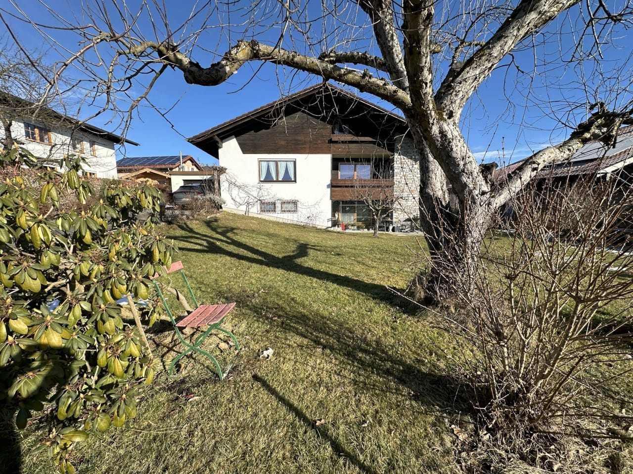 Immobilie in Prutting - Einfamilienhaus mit vermieteter Einliegerwohnung in traumhafter Randlage - Bild 1