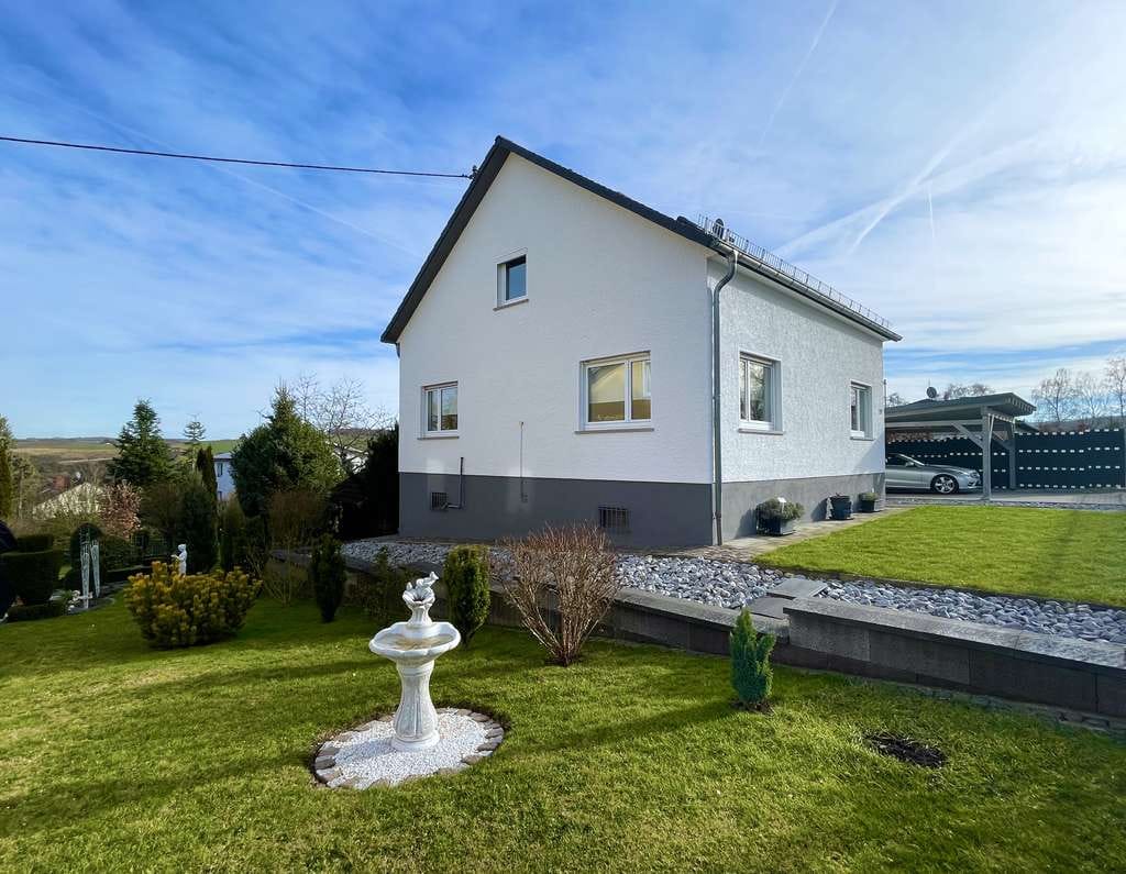 Immobilie in Hohenstein - EINZIEHEN UND WOHLFÜHLEN! TOP RENOVIERTES EINFAMILIENHAUS IN 1A WOHNLAGE IN HOHENSTEIN BREITHARDT - Bild 0