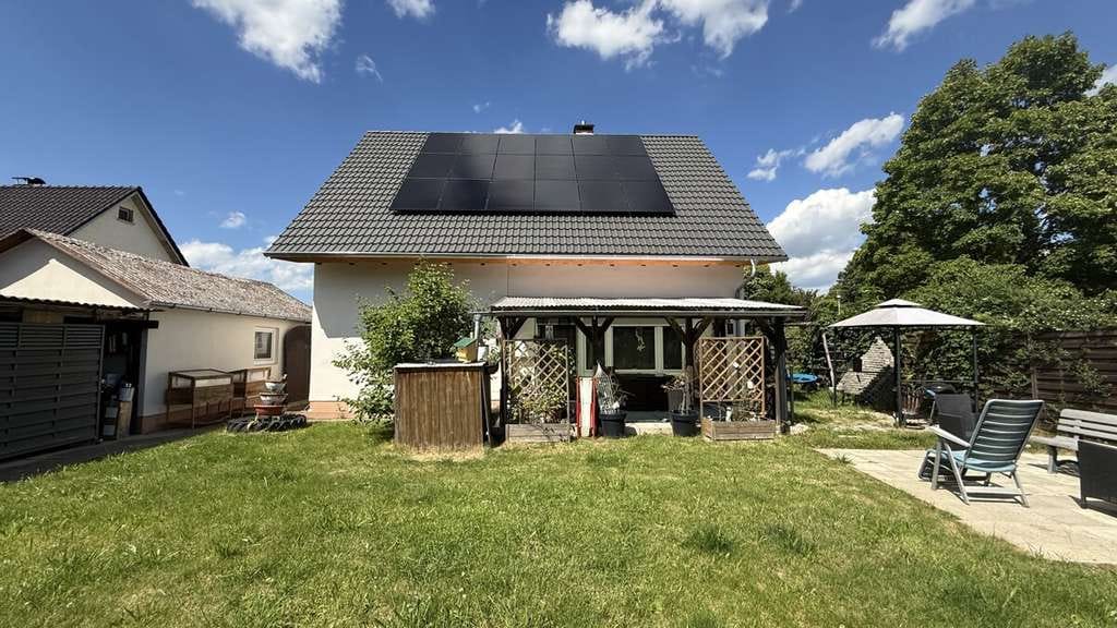 Immobilie in Aitrach - Modernisiertes Einfamilienhaus mit neuem Dach, PV-Anlage und Garten - Bild 4
