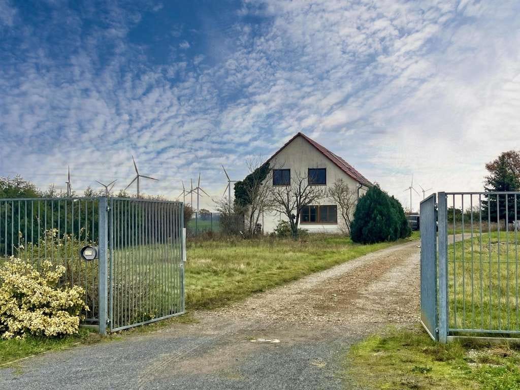 Immobilie in Uebigau-Wahrenbrück - Alleinlage  mit großem Grundstück - Bild 2