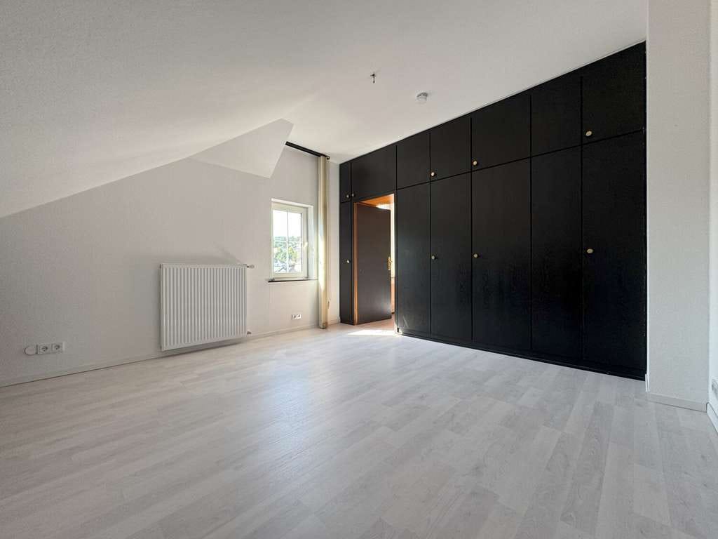 Immobilie in Aarbergen - Für Naturliebhaber! Großzügige 4 Zi- Dachgeschoss-Wohnung in ruhiger und grüner Lage von Aarbergen - Bild 3