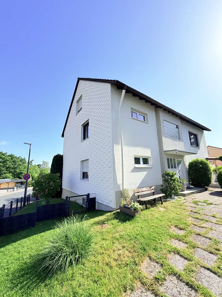 Immobilie in Neu-Anspach - Zentral gelegenes Dreifamilienhaus in Neu-Anspach! - Bild 1