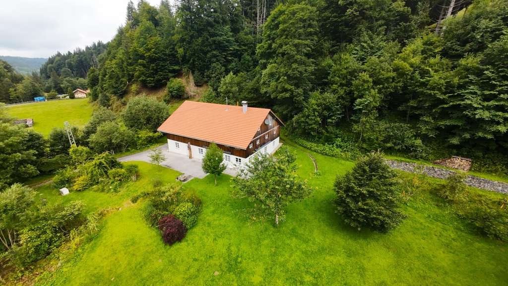 Immobilie in Buchenberg - Exklusives Landanwesen im Eschachthal - privater Rückzugsort in einzigartiger Lage - Bild 3