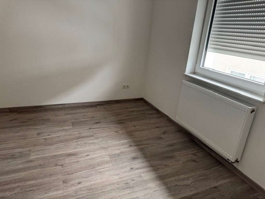 Immobilie in Ochtendung - Kernsanierte Doppelhaushälfte Platz für 2-3 Fahrzeugen in einer Garage - Bild 2