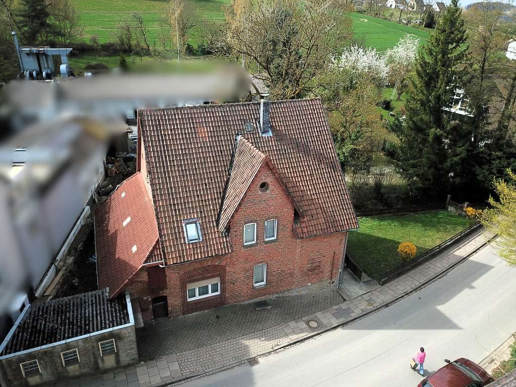 Immobilie in Kalletal - Kalletal: Günstiges Ein-/Zweifamilienhaus mit viel Potenzial für Macher zu sofort - Bild 0